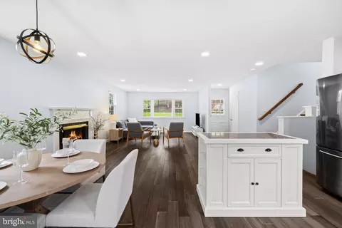 Entry Way - 46 Lakeside Ave, Devon, PA 19333 photo 1 of 3