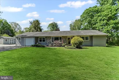 128 Elkdale Rd, Lincoln University, PA 19352
