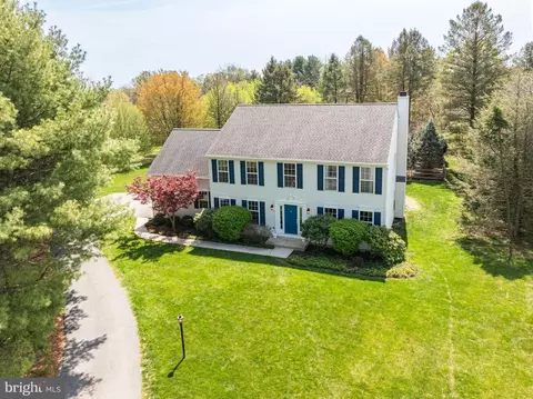 42 S Iroquois Ln, Chester Springs, PA 19425