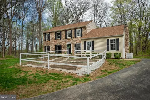 10 N Wertz Ln, Glenmoore, PA 19343