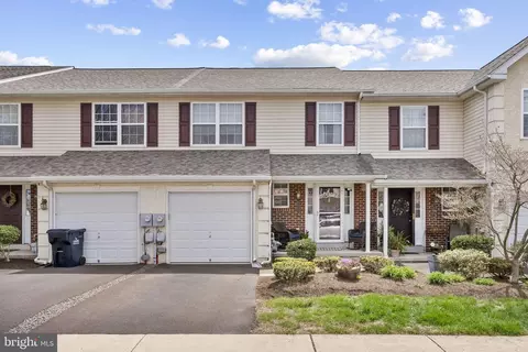 1052 Almond Dr #3, Phoenixville, PA 19460