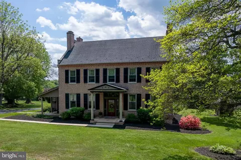 494 Oxford Rd, Lincoln University, PA 19352