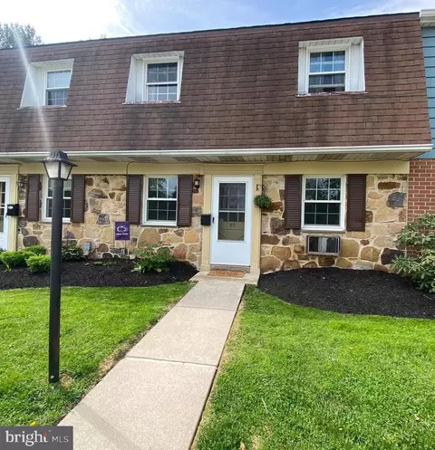 207 Walnut Hill Rd #B7, West Chester, PA 19382