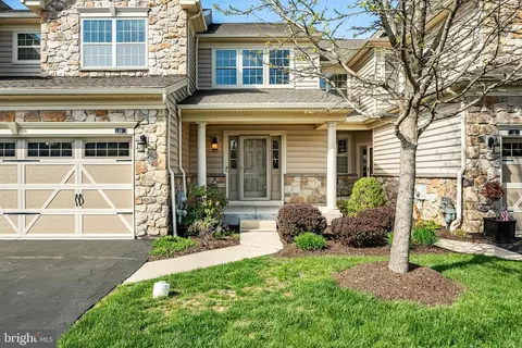 14 Tulip Dr, Malvern, PA 19355