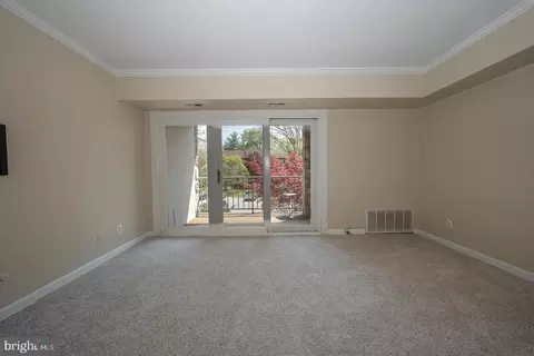 Living - 441 Drummers Ln #441, Wayne, PA 19087 photo 2 of 4