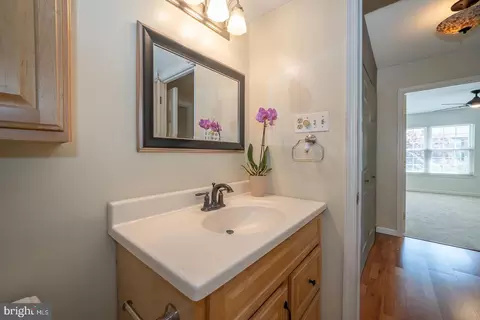 Bath - 441 Drummers Ln #441, Wayne, PA 19087 photo 2 of 2