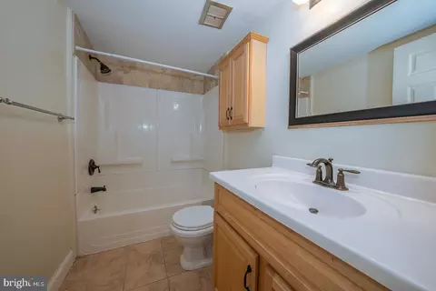 Bath - 441 Drummers Ln #441, Wayne, PA 19087 photo 1 of 2