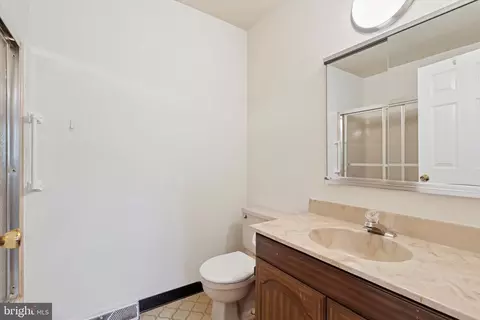 Bath - 103 Danor Ct, Chesterbrook, PA 19087 photo 3 of 3