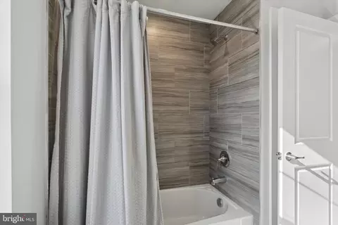 Bath - 212 Red Leaf Ln, Exton, PA 19341 photo 2 of 2