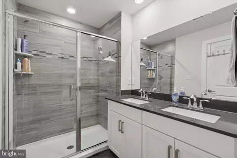 Bath - 212 Red Leaf Ln, Exton, PA 19341 photo 1 of 2