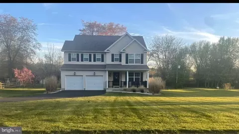 27 W Maple Ave, Coatesville, PA 19320
