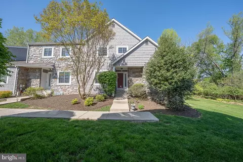 11 Lantern Ln #11, Chesterbrook, PA 19087