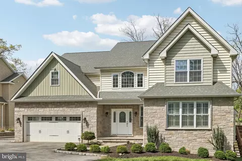 10 E Central Ave, Paoli, PA 19301