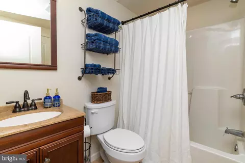 Bath - 110 Daniel Dr, Avondale, PA 19311 photo 2 of 2
