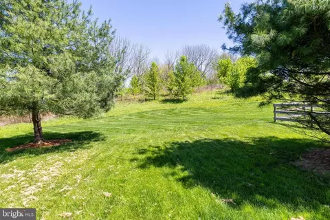 Exterior - 110 Daniel Dr, Avondale, PA 19311 photo 8 of 9
