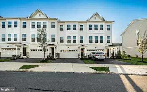 228 Red Leaf Ln, Exton, PA 19341