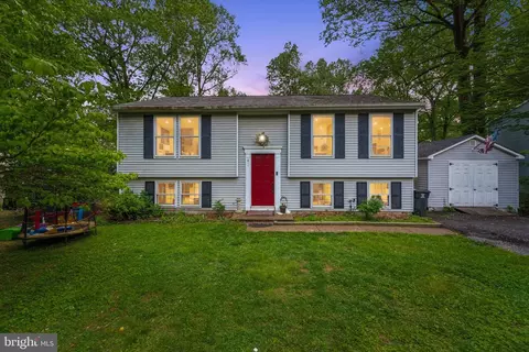 611 Morgan Dr E, Coatesville, PA 19320