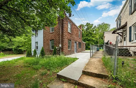 71 Wood St, Coatesville, PA 19320