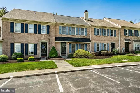 1203 Pointe Ct, Chester Springs, PA 19425