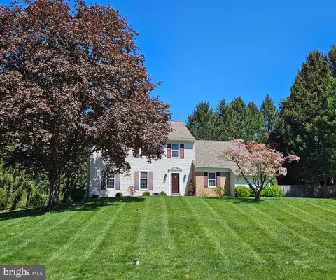 301 Anne Griffiths Ct, Downingtown, PA 19335