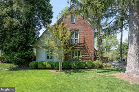 30 Deepdale Rd, Wayne, PA 19087