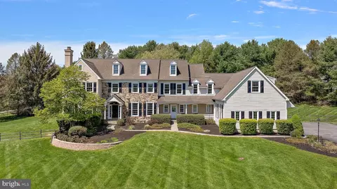 5 Somerset Ln, Malvern, PA 19355