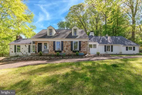 795 Mancill Rd, Wayne, PA 19087
