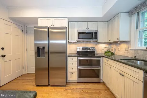 Kitchen - 749 Mancill Rd, Wayne, PA 19087 photo 3 of 3