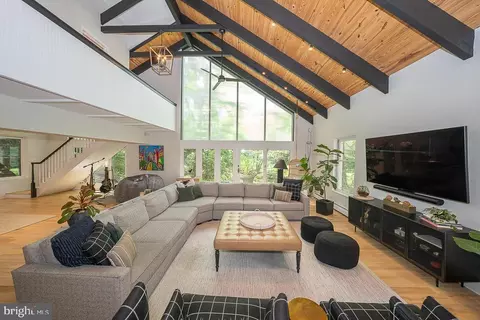 Living - 749 Mancill Rd, Wayne, PA 19087 photo 1 of 3