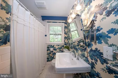 Bath - 749 Mancill Rd, Wayne, PA 19087 photo 4 of 5