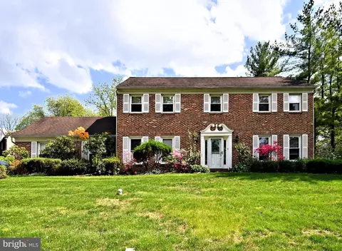 816 Glenn Cir, Wayne, PA 19087 photo 2