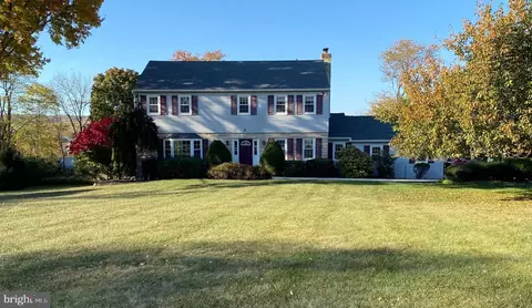 11 Knollbrook Cir, Malvern, PA 19355