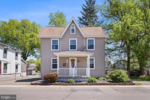37 Myrtle St, Oxford, PA 19363