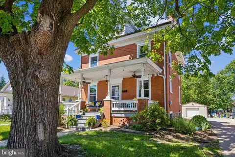 22 S 5th St, Oxford, PA 19363