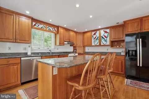 Kitchen - 597 Tanglewood Ln, Devon, PA 19333 photo 4 of 4