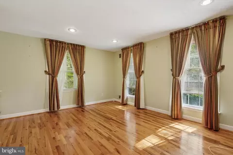Living - 597 Tanglewood Ln, Devon, PA 19333 photo 1 of 6