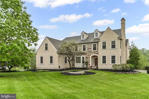 2 Remington Ln, Malvern, PA 19355
