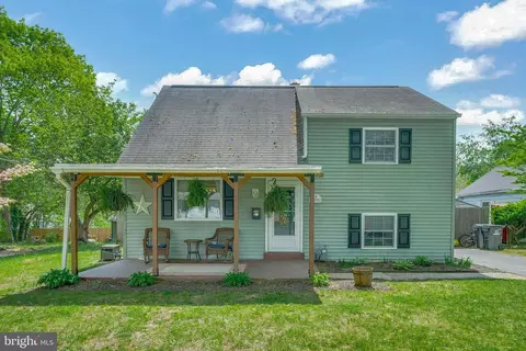 40 Robarts Dr, Phoenixville, PA 19460