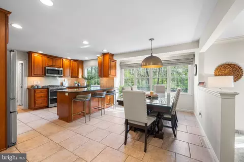 1598 Morgan Ln, Chesterbrook, PA 19087 photo 9
