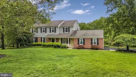 909 Greene Countrie Dr, West Chester, PA 19380