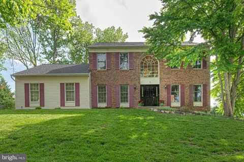 807 Tremont Dr, Downingtown, PA 19335