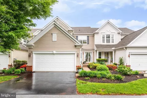 5 Fawn Ct, West Chester, PA 19380