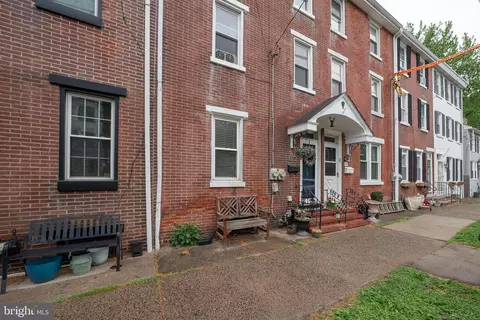 325 Washington Ave, Phoenixville, PA 19460