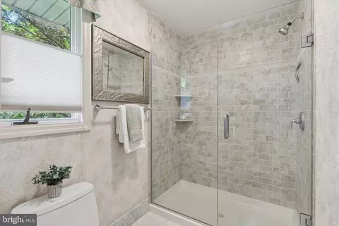 Bath - 320 Biddle Dr, Exton, PA 19341 photo 4 of 4