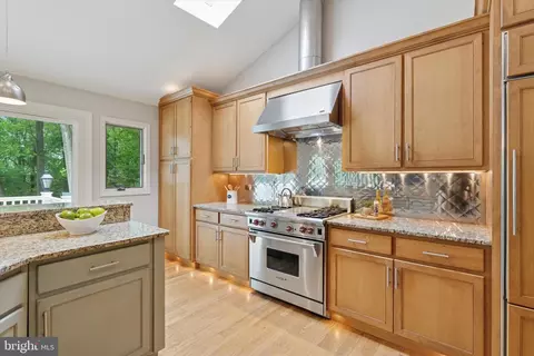 Kitchen - 320 Biddle Dr, Exton, PA 19341 photo 1 of 2