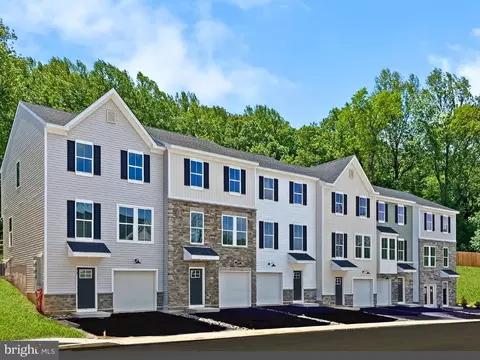264 Talucci Dr, Downingtown, PA 19335