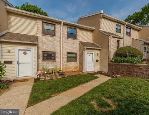 1625 Valley Dr #1625, West Chester, PA 19382