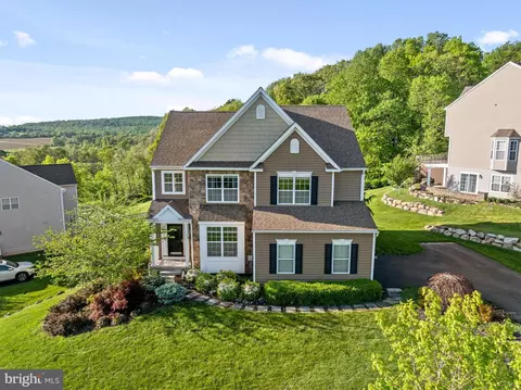 212 Ironstone Ln, Elverson, PA 19520