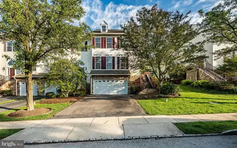 242 Birchwood Dr, West Chester, PA 19380