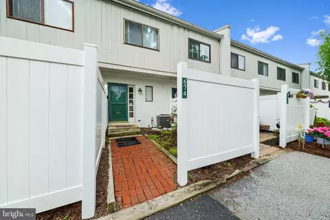 674 Summit House #674, West Chester, PA 19382